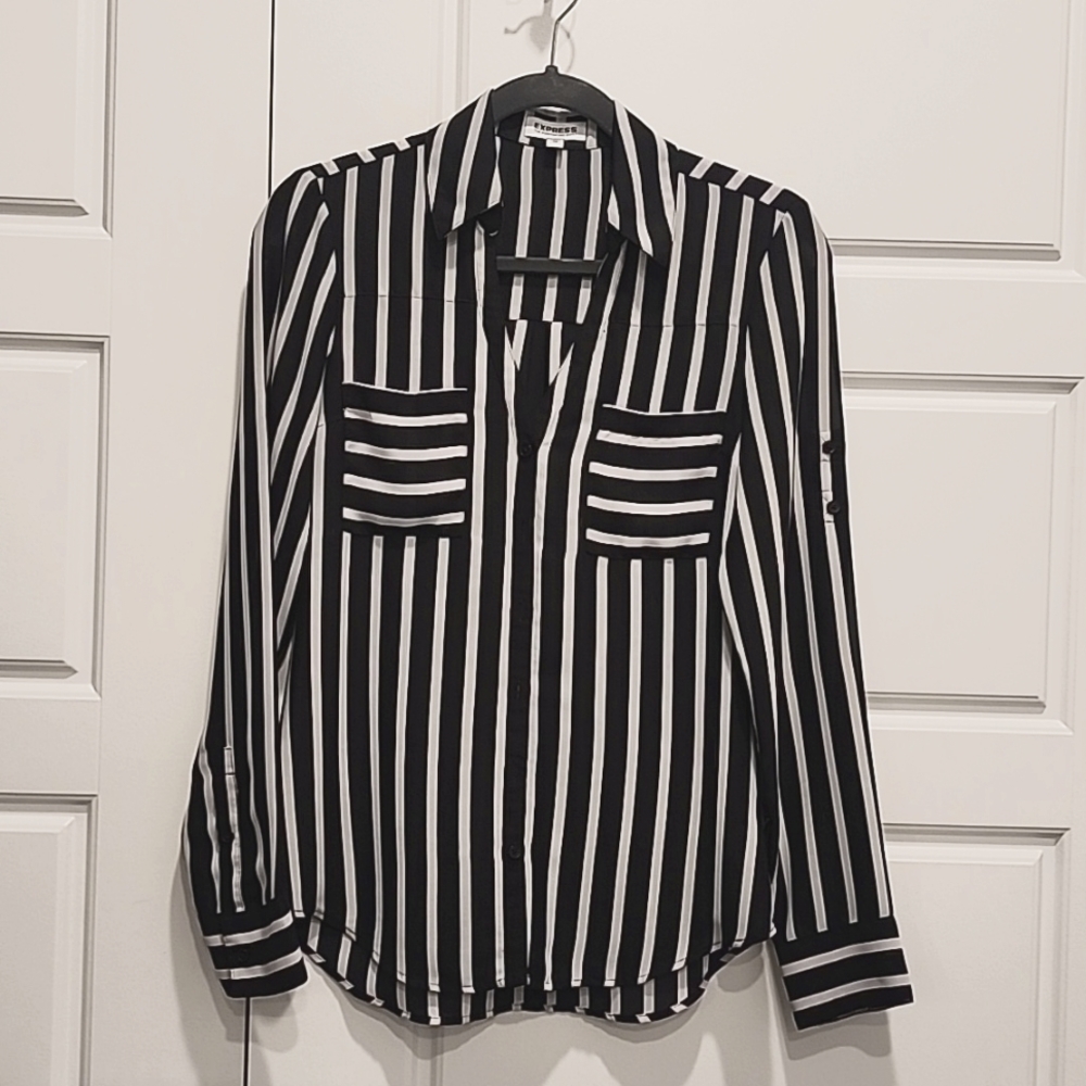 EXPRESS BLACK AND WHITE STRIP BLOUSE
